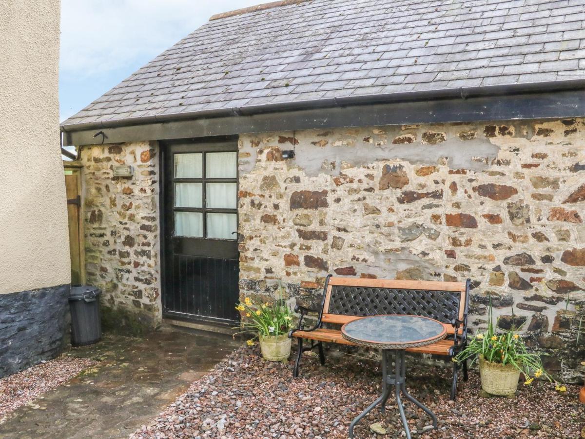 The Old Workshop Villa Knowstone Exterior photo